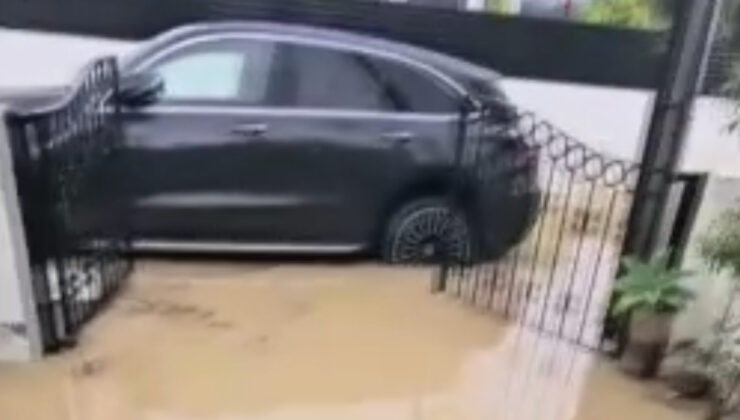 KKTC’de şiddetli yağış sonrası sokak ve caddeleri su bastı