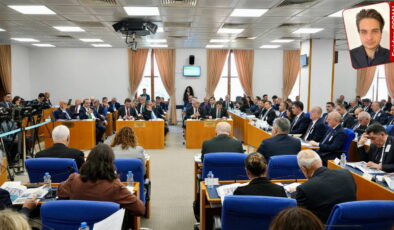 Konut ihtiyacı yoksulluğun göstergesi oldu: Bakan Kurum övünç kaynağı yaptı