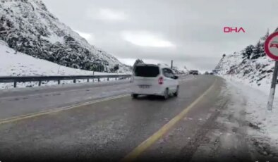 Konya- Antalya yolunda yılın ilk karı yağdı