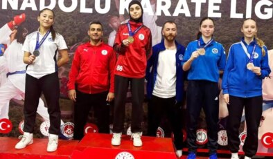 Körfezli karateciler Anadolu Karate Ligi Finalleri’nden 14 madalyayla döndü