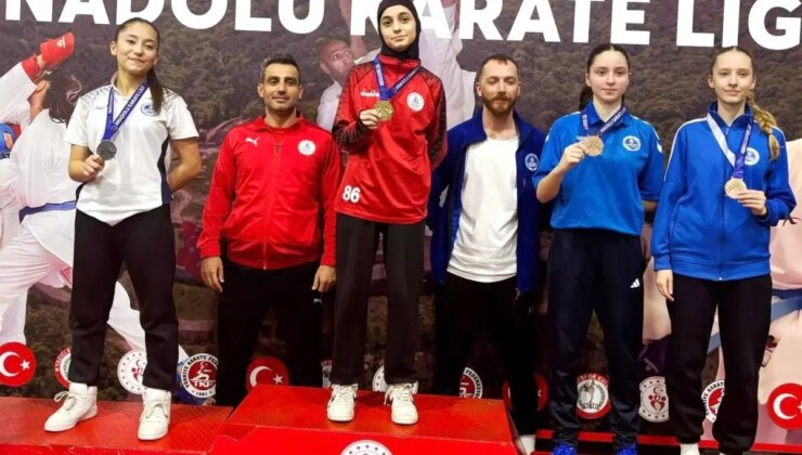 Körfezli karateciler Anadolu Karate Ligi Finalleri’nden 14 madalyayla döndü