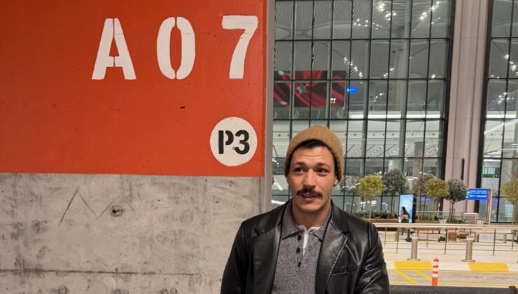 Kubilay Aka toynak ayakkabı modasına uydu! Milano’dan kareler var