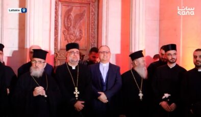 Lazkiye’de noel ağacı ışıklandırma töreni yapıldı