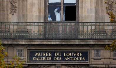 Louvre soygununda bir şüpheli daha yakalandı: 8 mücevher hala kayıp