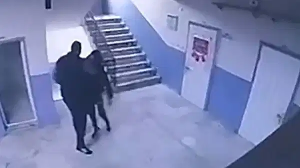 Manisa’da otizmli öğrenciyi merdivenden iten okul müdürü hakim karşısına çıktı