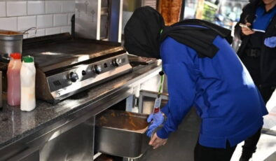 Manisa’da skandal: Kilolarca çürük tavuk etine el konuldu