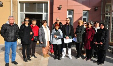 Manisa’da sokak köpeklerini topladıkları ileri sürülen 4 muhtar hakkında suç duyurusu