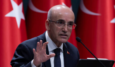 Mehmet Şimşek: Altın hariç cari açık, program döneminde belirgin şekilde iyileşti