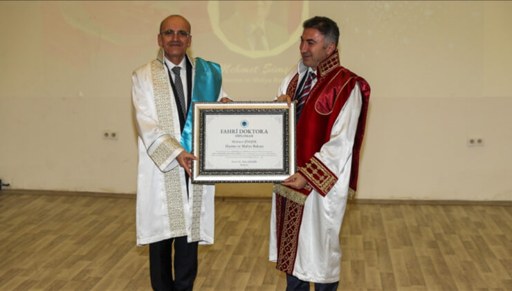 Mehmet Şimşek’e Batman Üniversitesi’nce fahri doktora ünvanı verildi