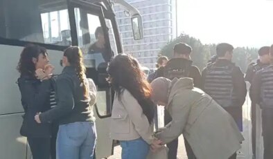 MESEM’deki çocuk işçi cinayetlerini protesto eden öğretmenlere ters kelepçe