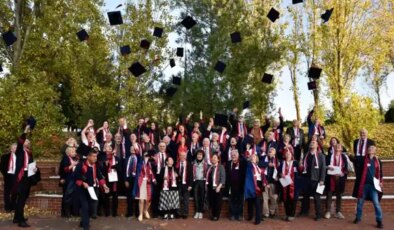 Mezunlar ve akademisyenler 35 yılın ardından OMÜ’de buluşup kep attı