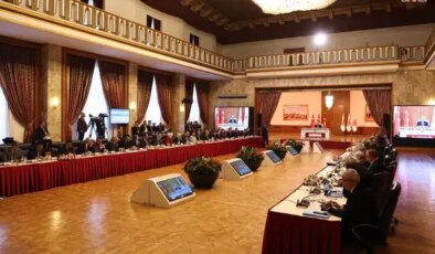 Milli Dayanışma Kardelik ve Demokrasi Komisyonu’nda CHP’liler ile AKP’liler arasında gerginlik