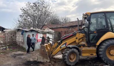 Narkotik olaylarıyla anılan ‘Kore Mahallesi’nde 70 metruk bina yıkıldı