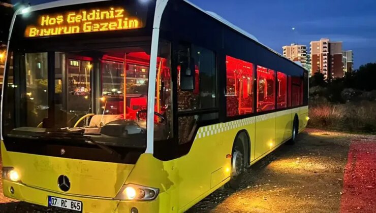 O ilde filmleri aratmayan olay: Eski halk otobüsünü satın aldı, mahalleliyi gezdiriyor