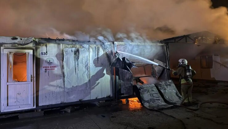 Öğrenciler eğitim görüyordu: Hatay’da 6 konteyner yandı