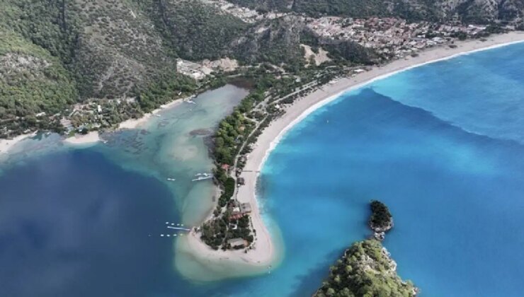 Ölüdeniz’in rengi değişti