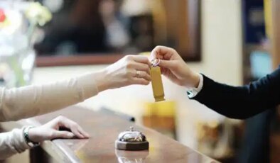 Otellerde kimlik fotokopisi alma dönemi bitti mi? Kimlik fotokopisi almak neden hukuka aykırı?