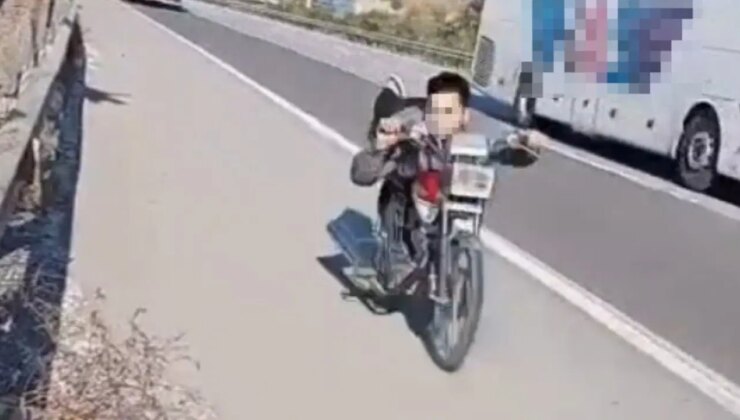 Otoyolda motosikletini, üzerine yüzüstü yatarak kullanan sürücüye 63 bin TL ceza