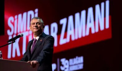 Özgür Özel, 4’üncü kez CHP Genel Başkanı seçildi: Oyların tamamını aldı