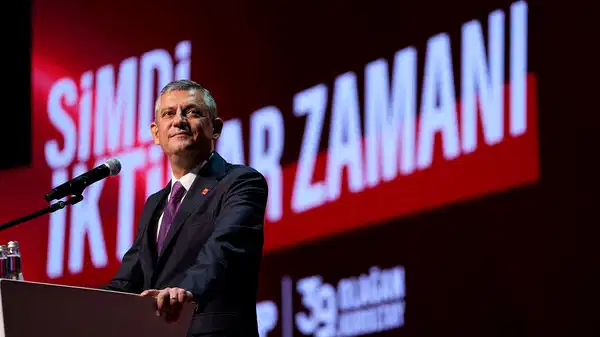 Özgür Özel, 4’üncü kez CHP Genel Başkanı seçildi: Oyların tamamını aldı