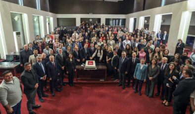 Özgür Özel, CHP çalışanlarının yeni yılını kutladı