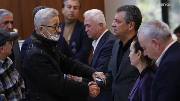 Özgür Özel ve Gülşah Durbay’ın ailesi, Manisa’da taziyeleri kabul ediyor