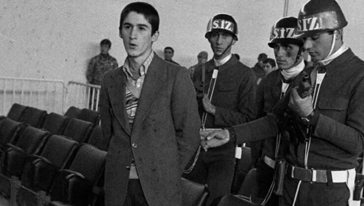 Özgür Özel’den ‘Erdal Eren’ paylaşımı: 12 Eylül’ün karanlığını bugün yaşatmaya çalışanlarla mücadele etmeyi sürdüreceğiz