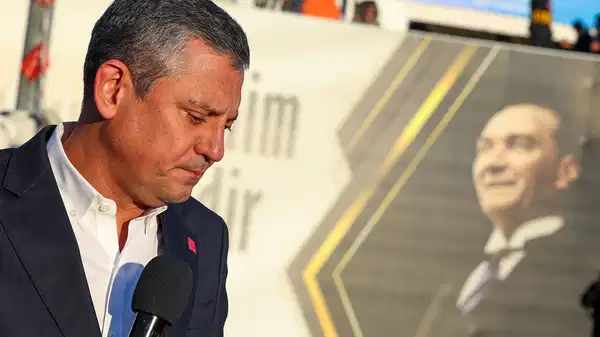 Özgür Özel’den parti içi muhalefete net mesaj: ‘Zarf verip gidenler var…’