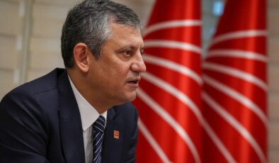 Özgür Özel’den siyasilere ‘yeni yıl’ telefonu: Sadece tek bir partiyi aramadı