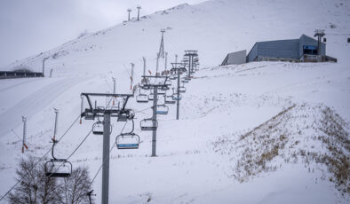 Palandöken sezonu açıyor: Biriktirilen karlar ve suni karlama ile pistler hazır