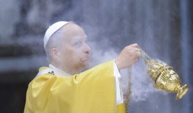 Papa 14. Leo, Vatikan’da ilk kez Noel ayini yönetti