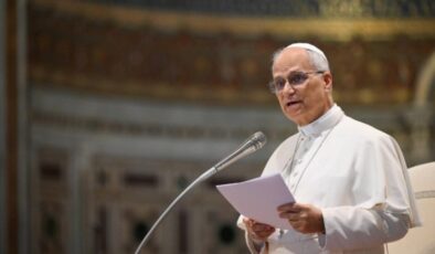 Papa 14’üncü Leo Türkiye’nin ardından Lübnan ziyaretini de tamamladı