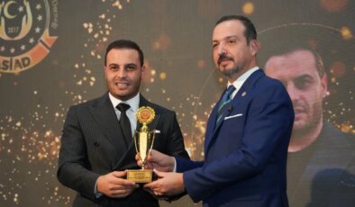 Park of İstanbul Yönetim Kurulu Başkanı Burak Memişoğlu’na “Yılın Öne Çıkan İş İnsanı-Üstün Başarı Ödülü”