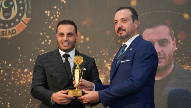 Park of İstanbul Yönetim Kurulu Başkanı Burak Memişoğlu’na “Yılın Öne Çıkan İş İnsanı-Üstün Başarı Ödülü”