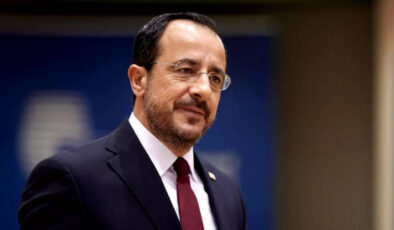 Rum lider Hristodulidis’ten skandal sözler: Kanlı Noel’e “kahramanlık” dedi