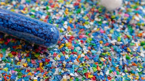 Sakızdan seruma: Masum sandığımız 10 ürün plastik dolu