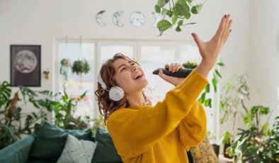 Şarkı söylemek neden sağlığa iyi geliyor?