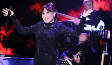 Şarkıcı Nilüfer’in kızı Ayşe Nazlı Yumlu nişanlandı