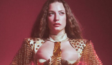 Serenay Sarıkaya sevgilisi Mert Demir ile davette