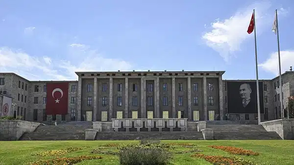 Son Dakika… TBMM’de stajyer öğrencilere istismar skandalında soruşturma tamamlandı: 5 kişi hakkında dava açıldı