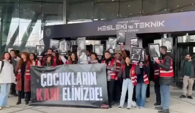 Son dakika… Yusuf Tekin’i protesto eden TİP’li 17 öğrenci gözaltına alındı!