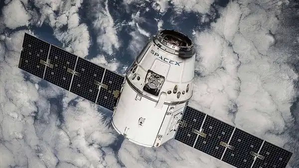 Starlink uydusu teknik arıza nedeniyle patladı: SpaceX Dünya’ya düşeceğini doğruladı