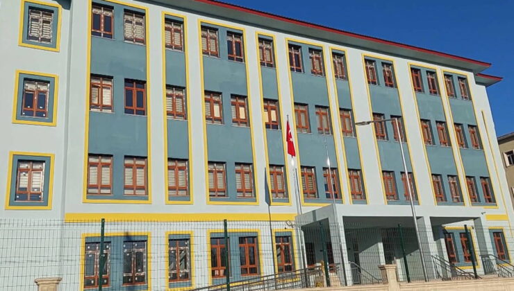 Sülfür gazı nedeniyle bir okulda eğitime ara verildi!