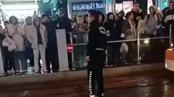 ‘Süreci’ eleştirdiği için açığa alınan polis memuru Onur Şener’e memleketinden destek: ‘Caminin imamları da 5 yıldır siyaset yapıyor’