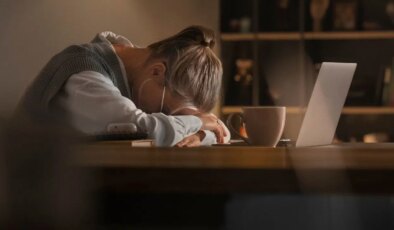 Sürekli yorgunluk ve uyku hali mevsimsel olabilir! Kış depresyonunu yenmek için neler yapılmalı?