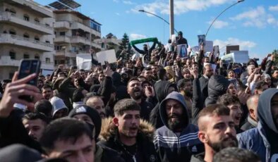 Suriye’de ‘federalizm’ protestoları çatışmaya dönüştü