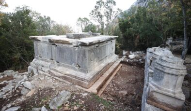 Termessos’ta ilk kazı: 14 metrelik anıt mezarlar ayağa kalkıyor
