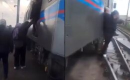 Topkapı’da tramvay raydan çıktı: Yolcular tahliye edildi!