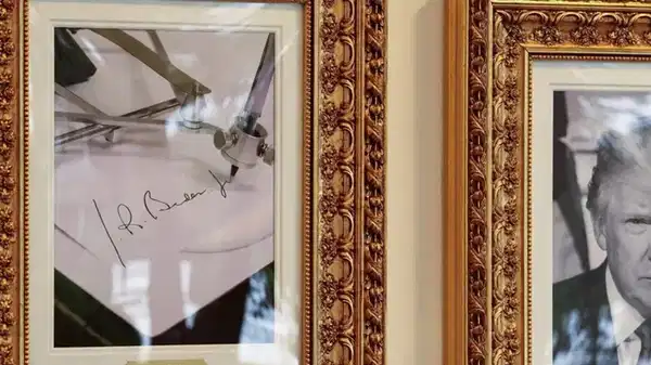 Trump, Biden döneminde ‘otomatik kalemle’ imzalanan tüm belgeleri iptal ettiğini duyurdu