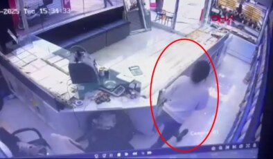 Tunceli’de 4.2’lik deprem: Panik anları güvenlik kamerasına yansıdı!